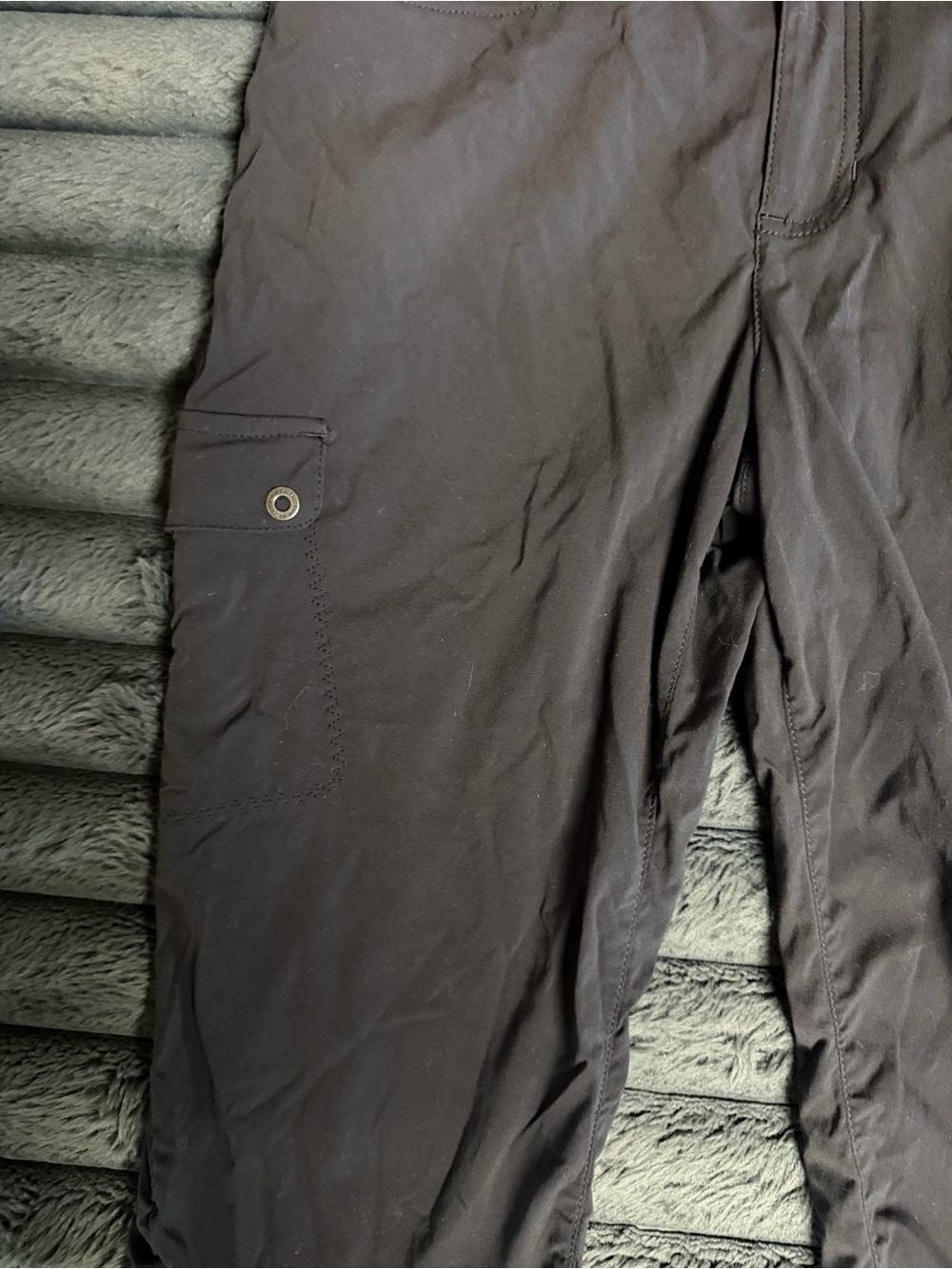 Eddie Bauer Black Women's Cargo Capris - Picture 9 of 15